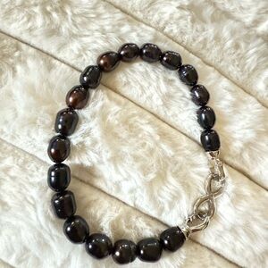 Elegant Tideborne Obsidian Drift – Dark Freshwater Pearl S925 Bracelet
